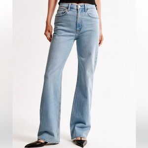 Abercrombie & Fitch Curve Love High Rise 90s Relaxed Jean